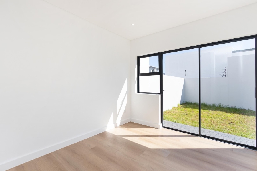 To Let 4 Bedroom Property for Rent in Cape Farms Western Cape